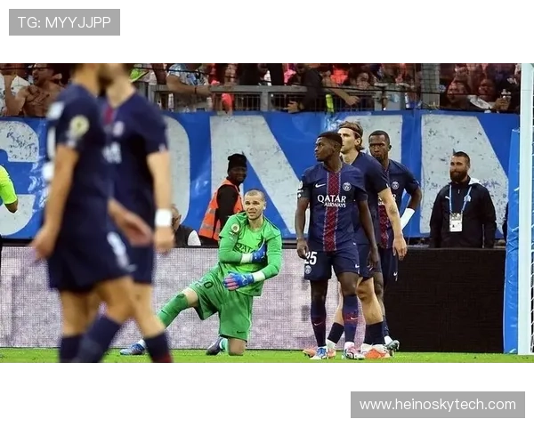 法甲巴黎4-2摩纳哥 多纳鲁马遭鞋钉踹脸破相伤退赛