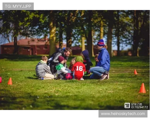 弗罗因德谈失败与成长:足球中的挫折让我们更有机会反思与改进 弗罗因德谈失败与成长:足球中的挫折让我们更有机会反思与改进