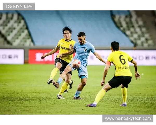 客胜三镇成功保级球迷热情迎接深圳新鹏城全队归来 客胜三镇成功保级球迷热情迎接深圳新鹏城全队归来